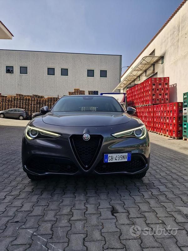 Usata Alfa Romeo Stelvio 190 CV (139 kW) 2020 Grigio SUV