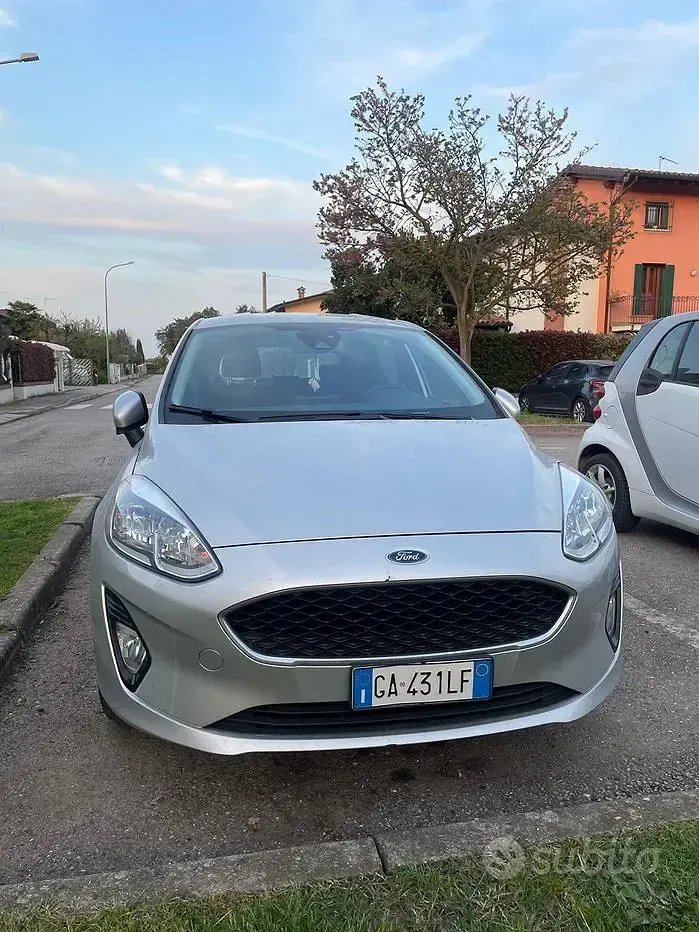 Usata Ford Fiesta 75 CV (55 kW) 2020 Grigio Utilitaria