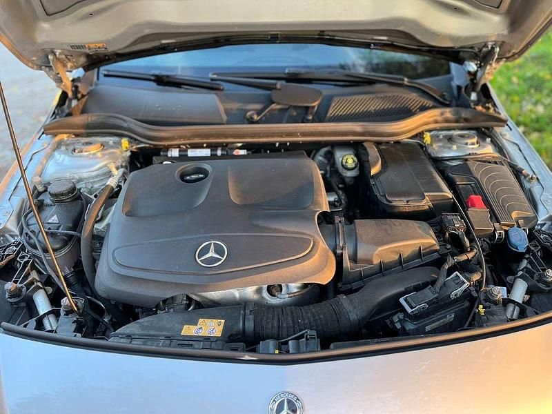 Usata Mercedes A200 156 CV (114 kW) 2017 Grigio Berlina