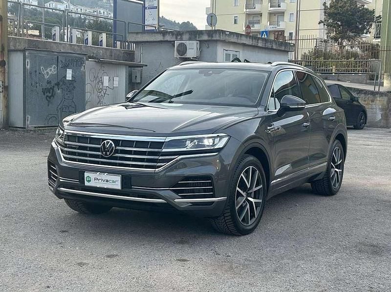 Grigio Usata 2023 VW Touareg Atmosphere SUV | 54.500 € (Super prezzo) - Immagine 1/4