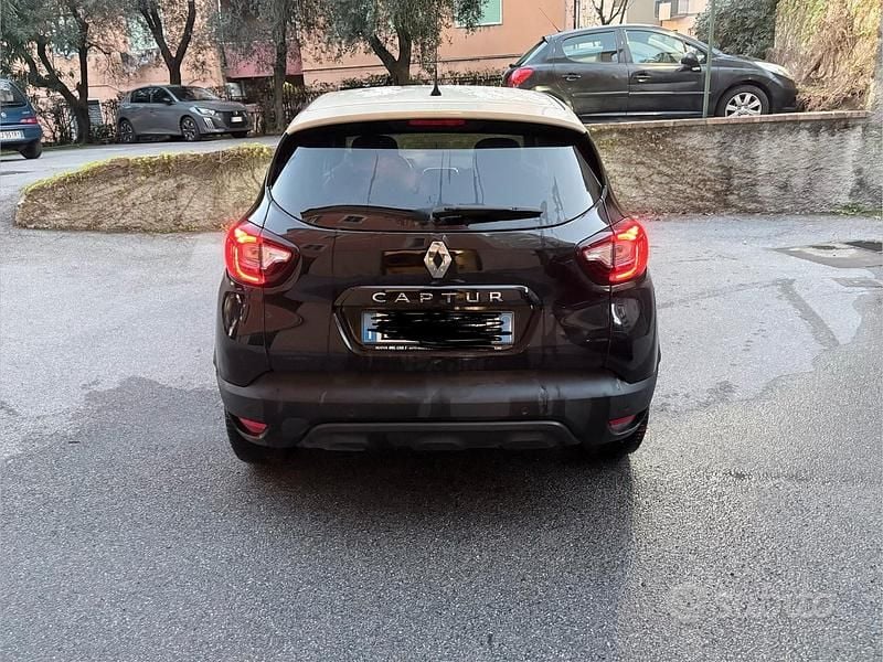 Usata Renault Captur 90 CV (66 kW) 2019 Nero SUV