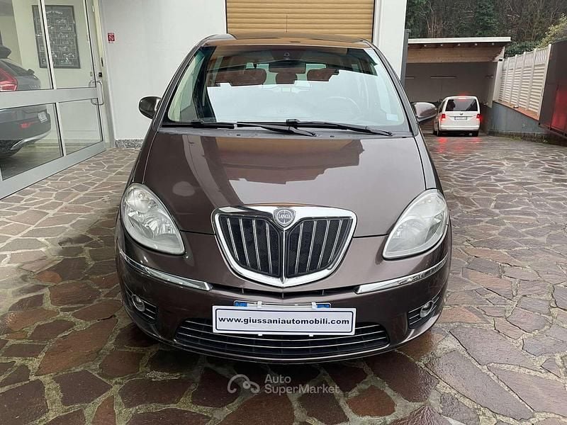 Usata Lancia Musa S 95 CV (69 kW) 2010 Marrone Monovolume
