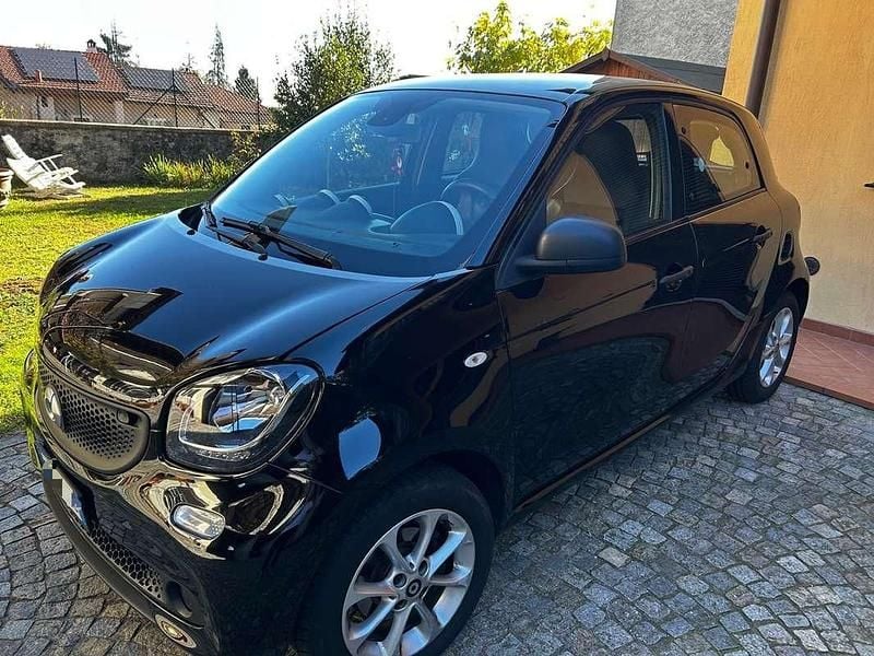 Nero Usata 2015 Smart ForFour Passion Utilitaria | 6500 € (Buon prezzo) - Immagine 1/4