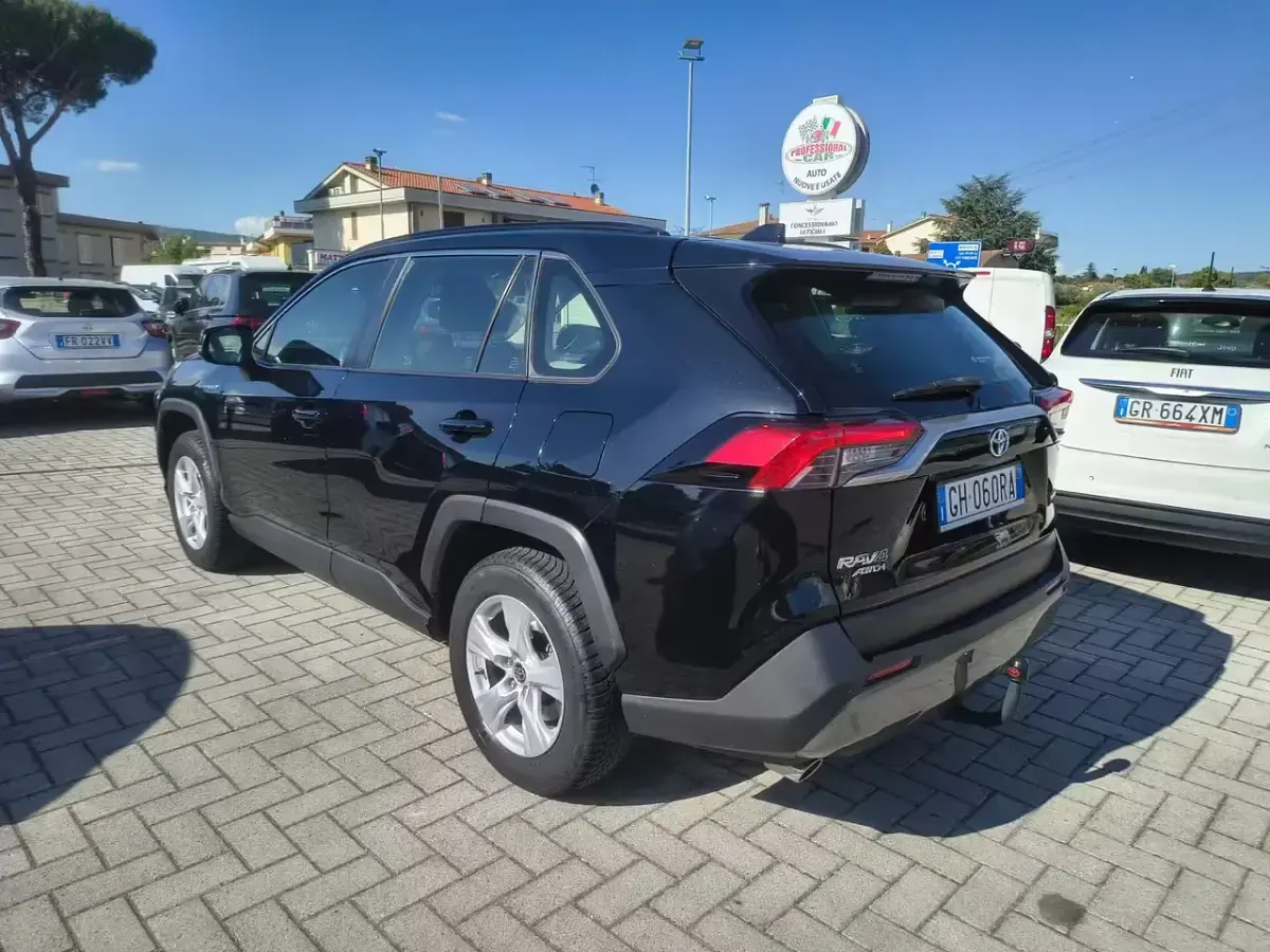 Usata Toyota RAV4 Hybrid Business Edition 222 CV (163 kW) 2022 Nero SUV