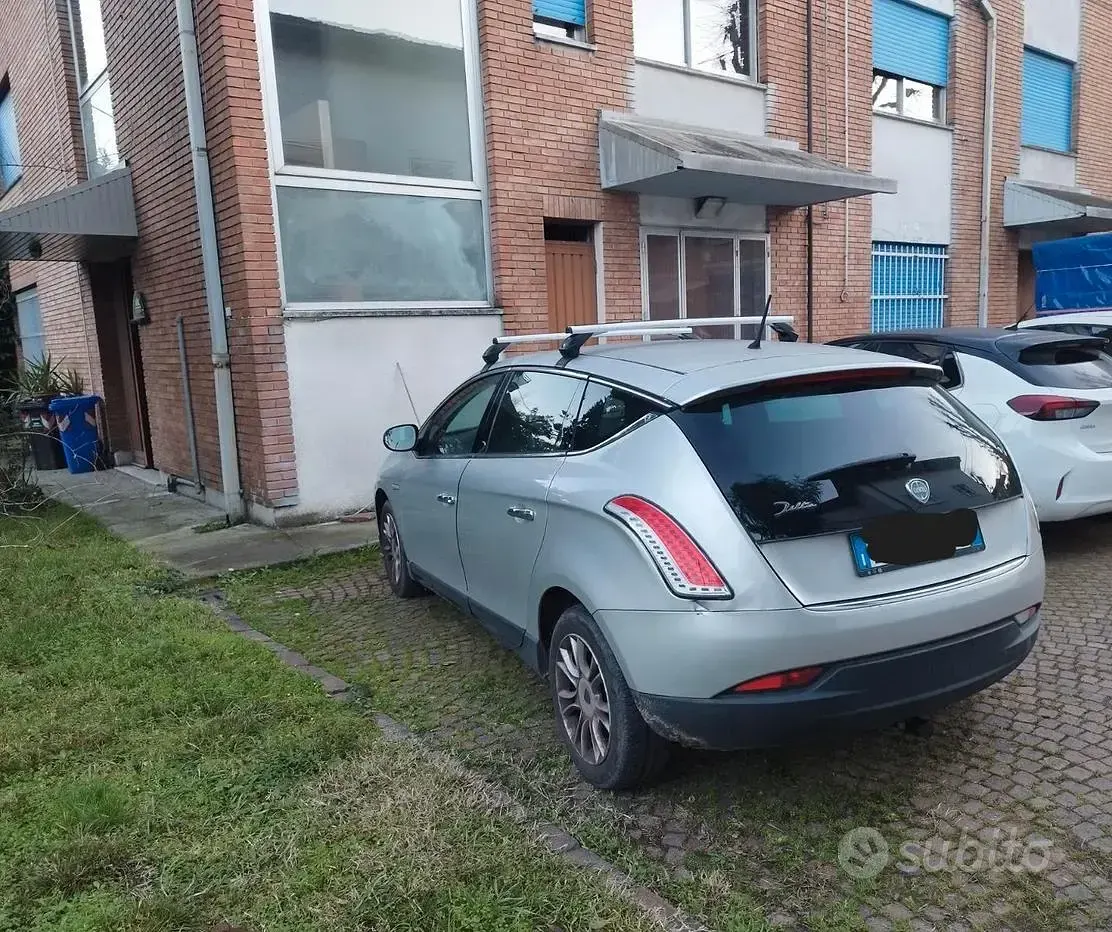 Usata Lancia Delta 105 CV (77 kW) 2012 Grigio Utilitaria
