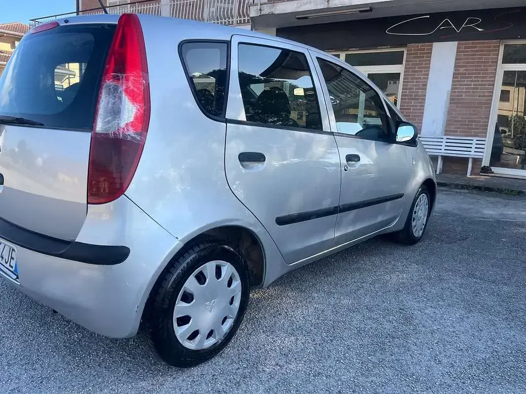 Usata Mitsubishi Colt Inform 75 CV (55 kW) 2005 Argento Utilitaria
