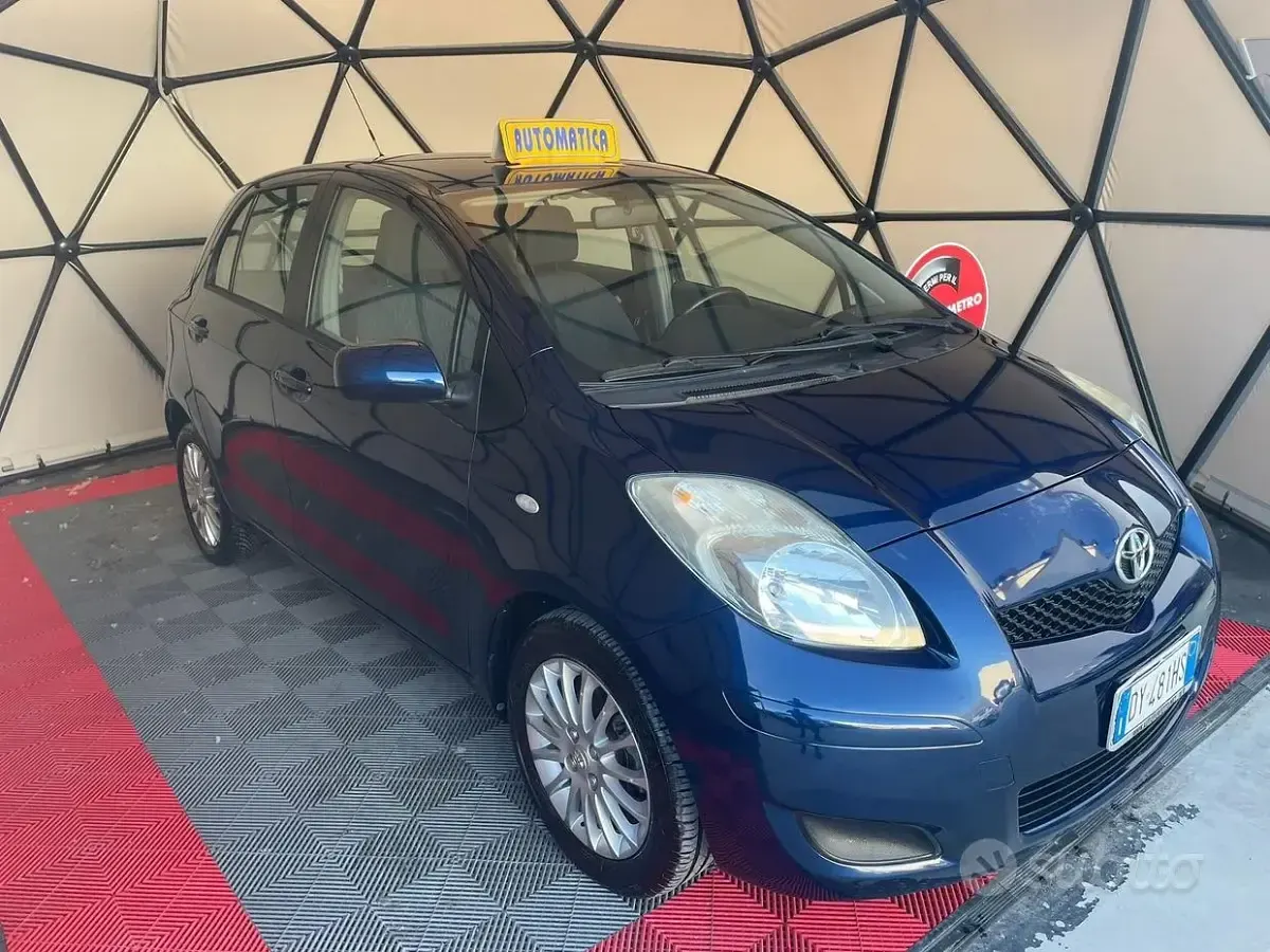 Usata Toyota Yaris 90 CV (66 kW) 2009 Blu Utilitaria