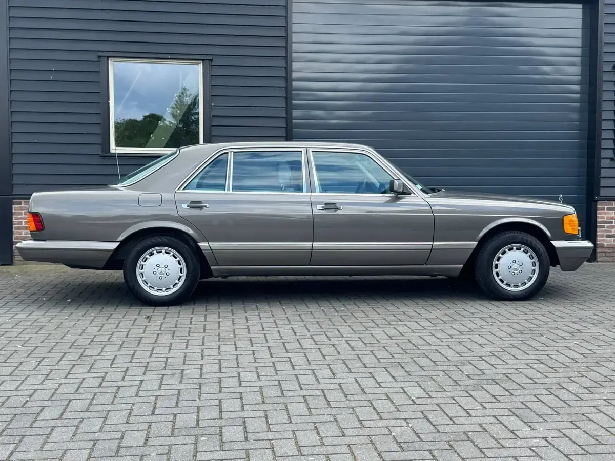 Usata Mercedes 420 218 CV (160 kW) 1986 Grigio Berlina