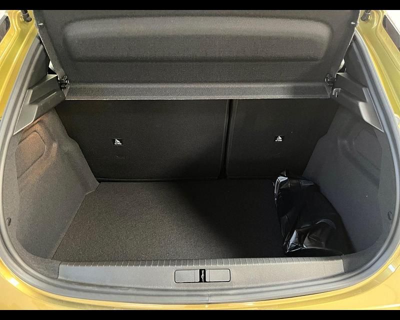 Usata Lancia Ypsilon 110 CV (80 kW) 2024 Oro Utilitaria