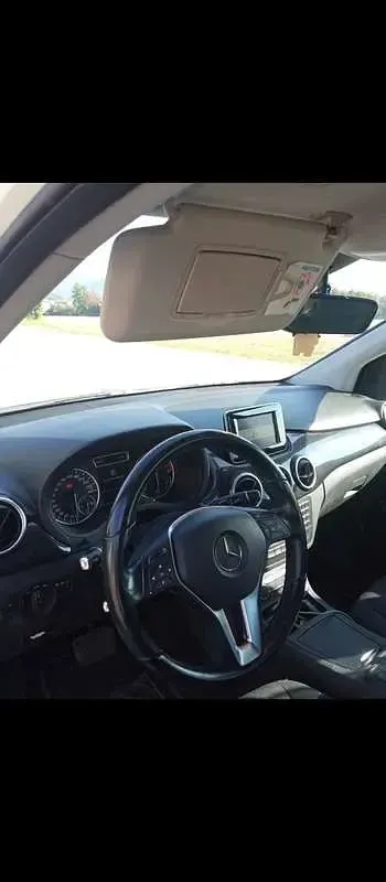 Usata Mercedes B180 109 CV (80 kW) 2015 Utilitaria