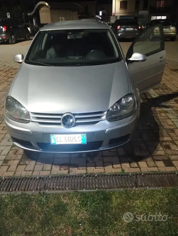 Usata VW Golf IV 140 CV (102 kW) 2003 Grigio Berlina