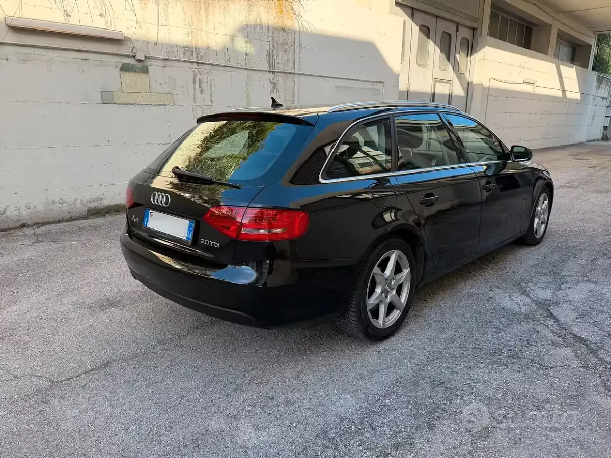 Usata Audi A4 143 CV (105 kW) 2010 Nero Station wagon