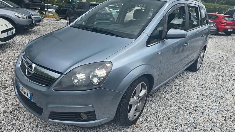 Usata Opel Zafira 138 CV (101 kW) 2006 Blu Monovolume
