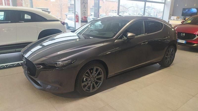 Usata Mazda 3 Nagisa 140 CV (102 kW) 2025 Machine gray metallic Berlina