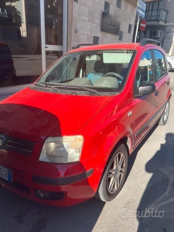 Rosso Usata 2005 Fiat Panda Tre volumi | 1500 € (Super prezzo) - Immagine 1/4