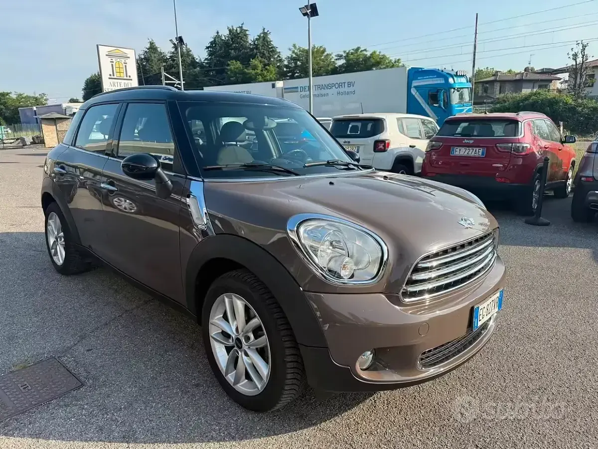 Usata Mini Cooper Countryman 122 CV (89 kW) 2011 Marrone SUV