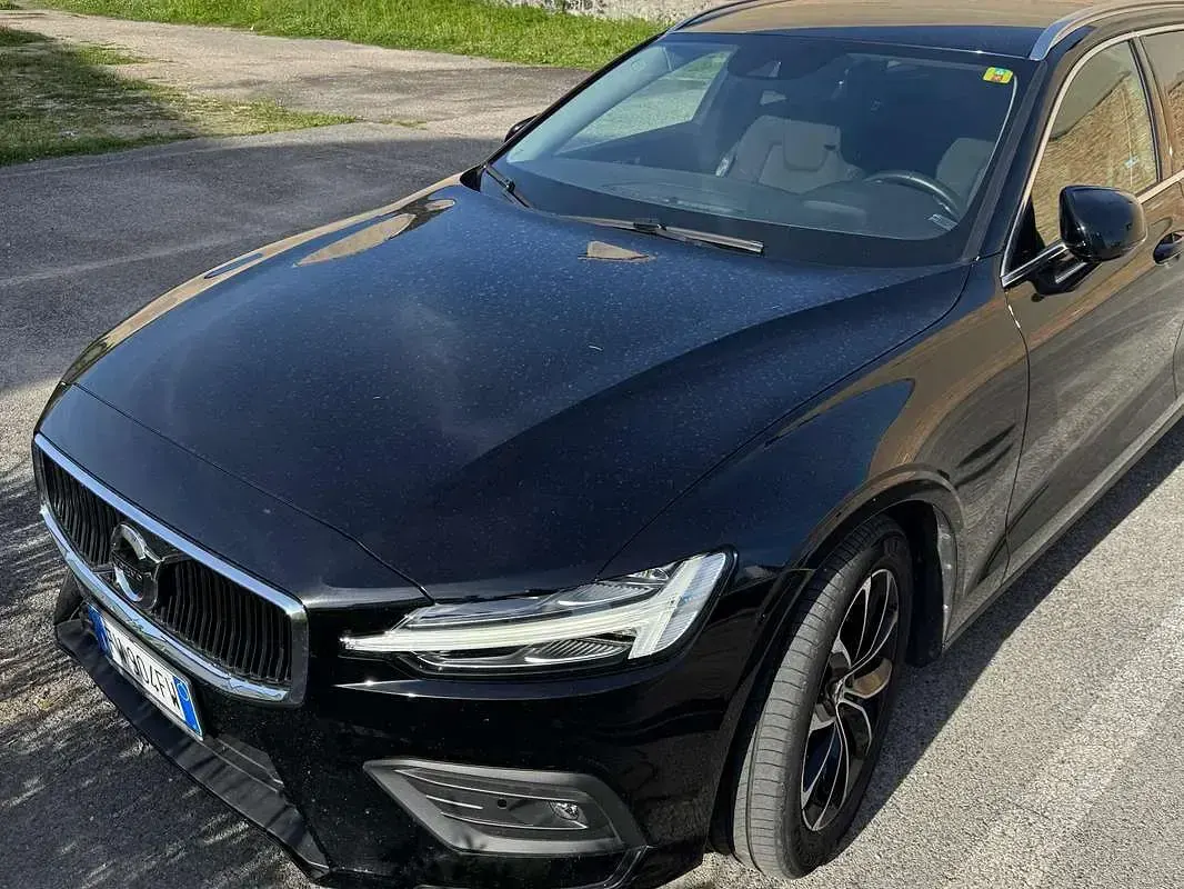 Usata Volvo V60 Business Edition 150 CV (110 kW) 2019 Nero Station wagon