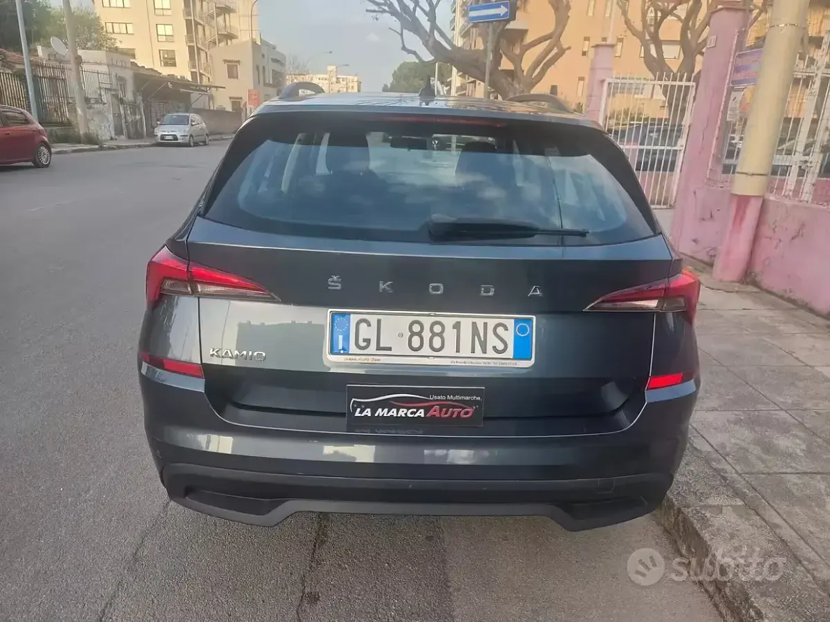 Usata Skoda Kamiq Active 95 CV (69 kW) 2022 Grigio SUV