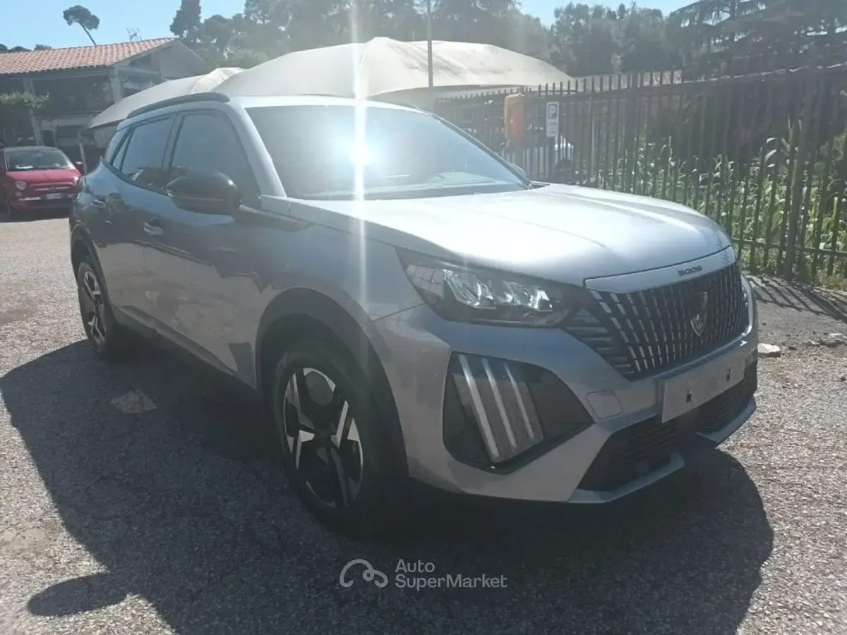 Usata Peugeot 2008 Allure 131 CV (96 kW) 2025 Argento SUV