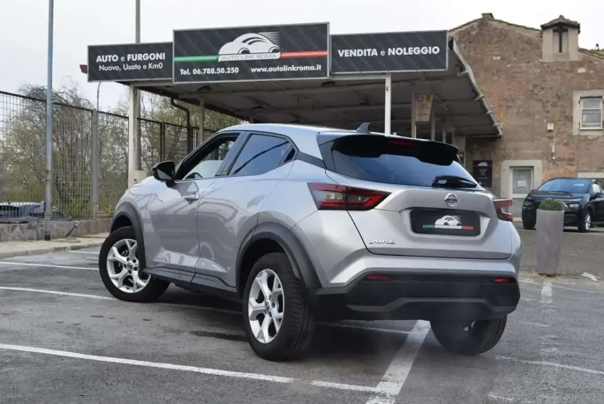 Usata Nissan Juke N-Connecta 114 CV (83 kW) 2022 Grigio scuro / metallizzato SUV