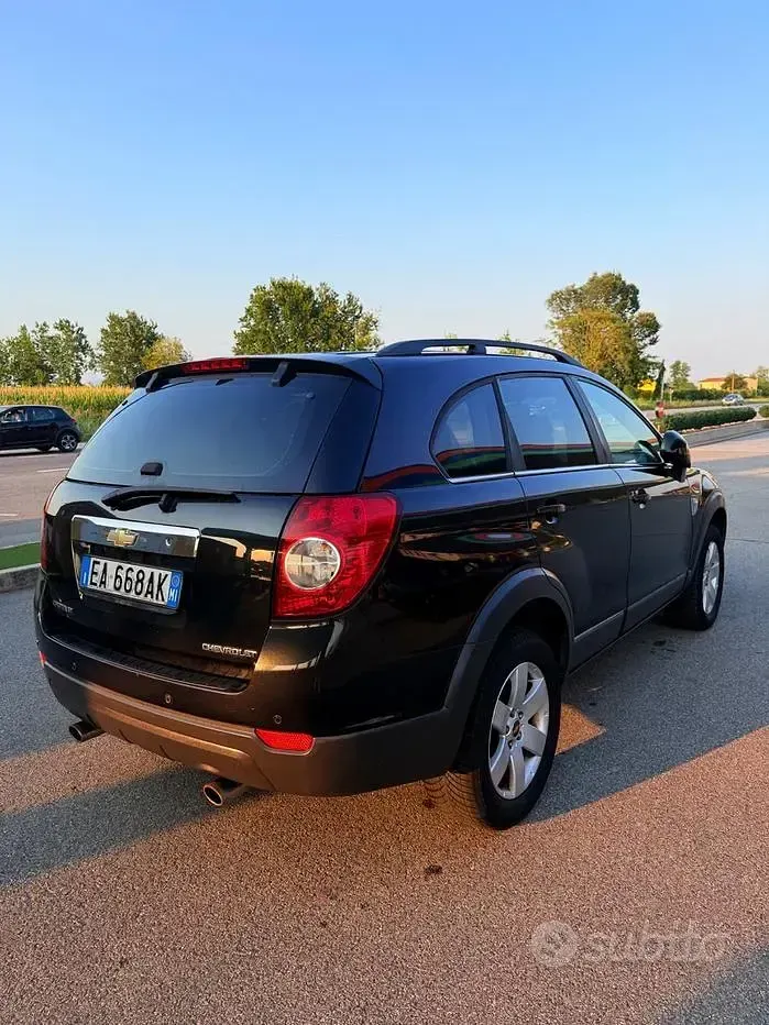 Usata Chevrolet Captiva 150 CV (110 kW) 2010 Nero SUV