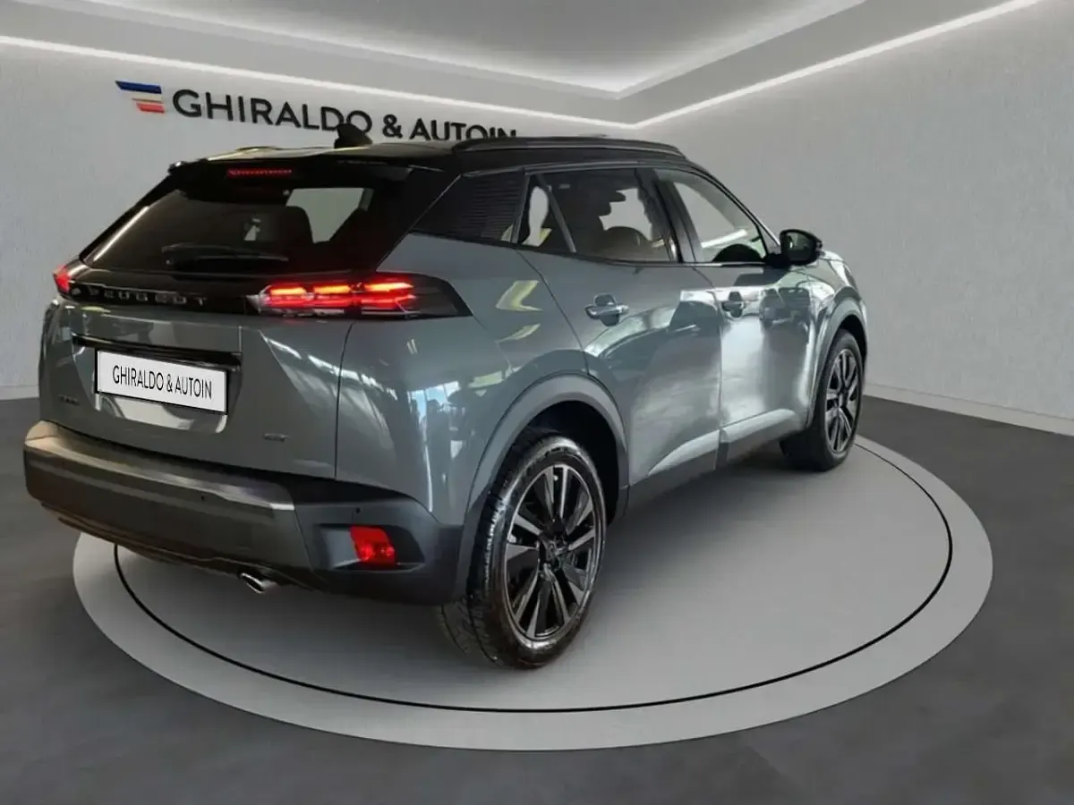 Usata Peugeot 2008 GT 131 CV (96 kW) 2023 Grigio SUV