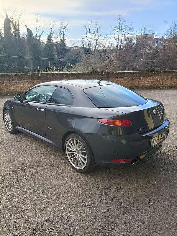 Usata Alfa Romeo GT 239 CV (175 kW) 2005 Coupé