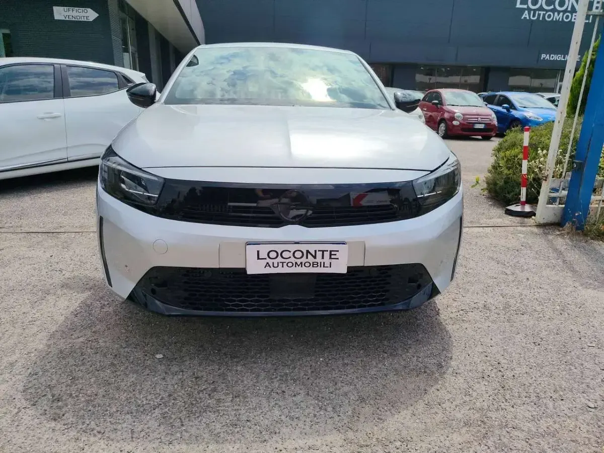Usata Opel Corsa 101 CV (74 kW) 2025 Argento Utilitaria