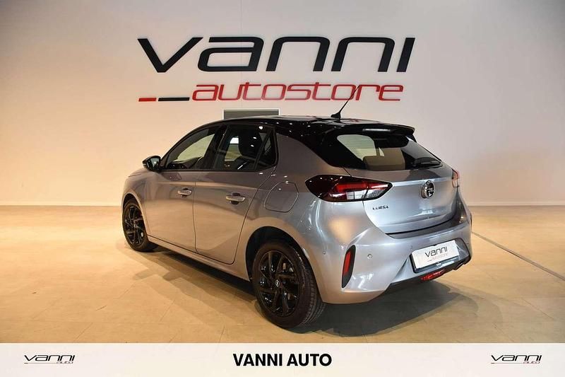 Usata Opel Corsa GS Line 102 CV (75 kW) 2021 Argento Utilitaria