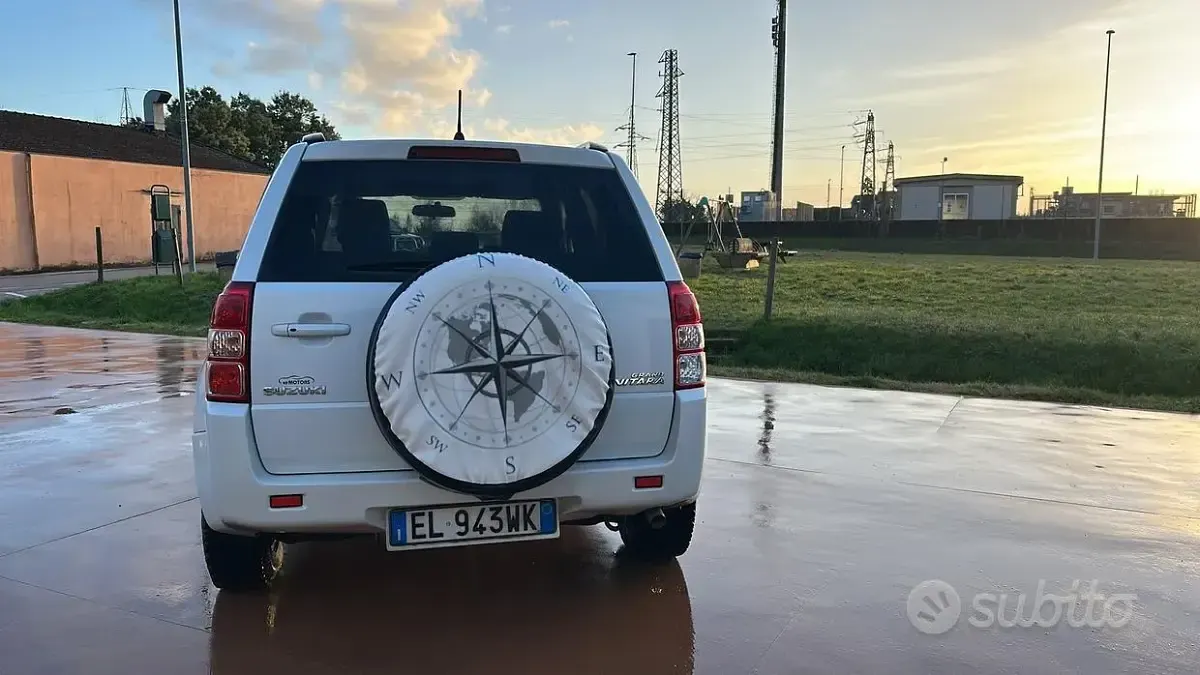 Usata Suzuki Vitara 129 CV (94 kW) 2012 Station wagon