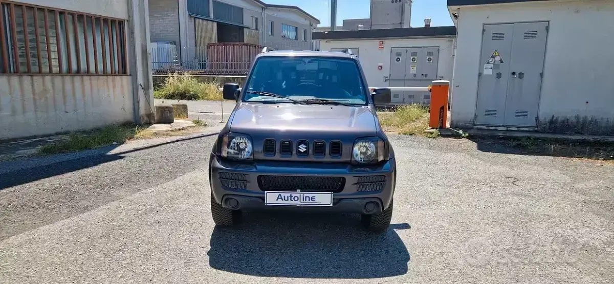 Usata Suzuki Jimny 85 CV (62 kW) 2009 Grigio SUV