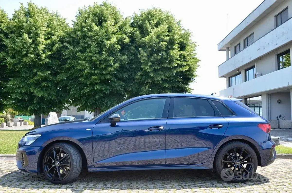 Usata Audi A3 S-Line 116 CV (85 kW) 2021 Blu Berlina