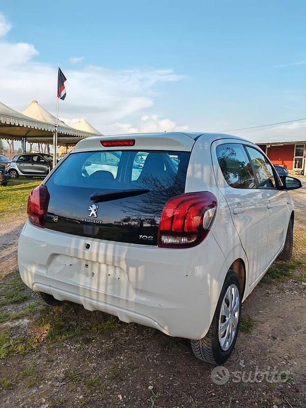 Usata Peugeot 108 Access 69 CV (50 kW) 2017 Bianco Utilitaria