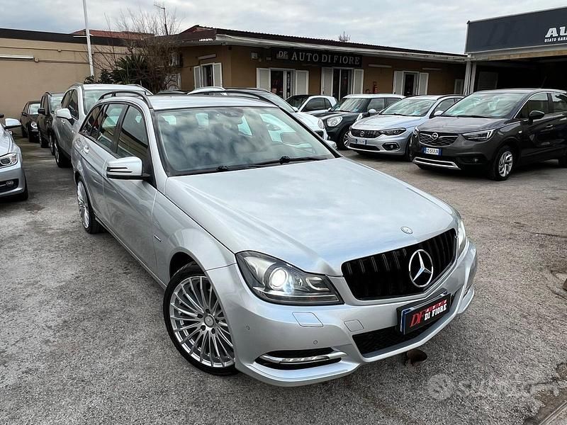 Usata Mercedes C220 Avantgarde 170 CV (125 kW) 2011 Grigio Station wagon
