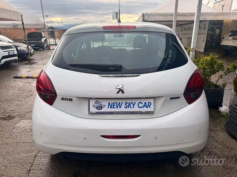 Usata Peugeot 208 Active 68 CV (50 kW) 2016 Bianco Utilitaria