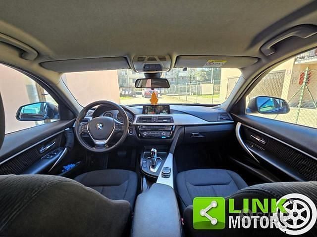 Usata BMW 330 Advantage 258 CV (189 kW) 2015 Blu Berlina