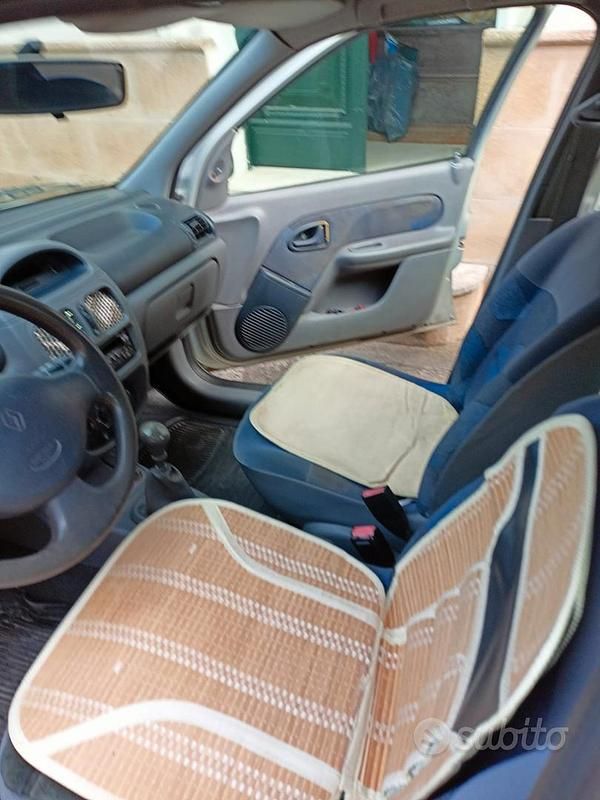 Usata Renault Clio II 1999 Berlina