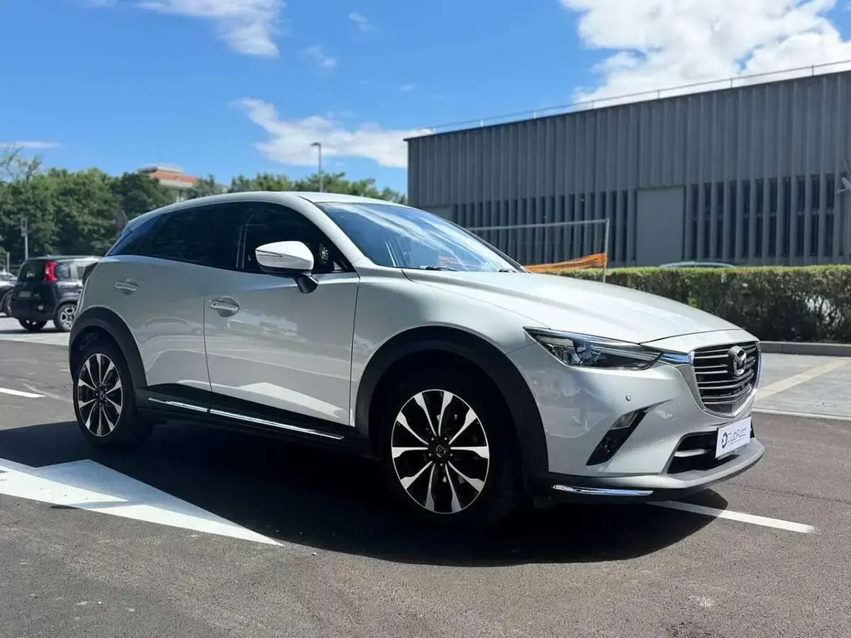 Usata Mazda CX-3 Exceed 116 CV (85 kW) 2019 Ceramic grey SUV