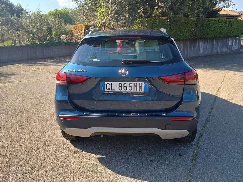 Usata Mercedes GLA180 116 CV (85 kW) 2022 Blu/azzurro SUV