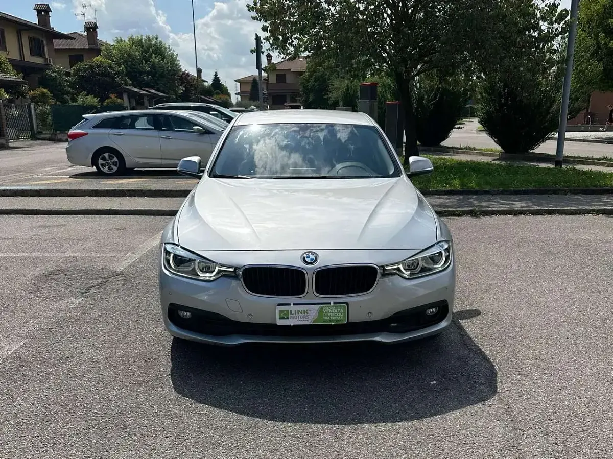 Usata BMW 318 Advantage 150 CV (110 kW) 2017 Argento Station wagon