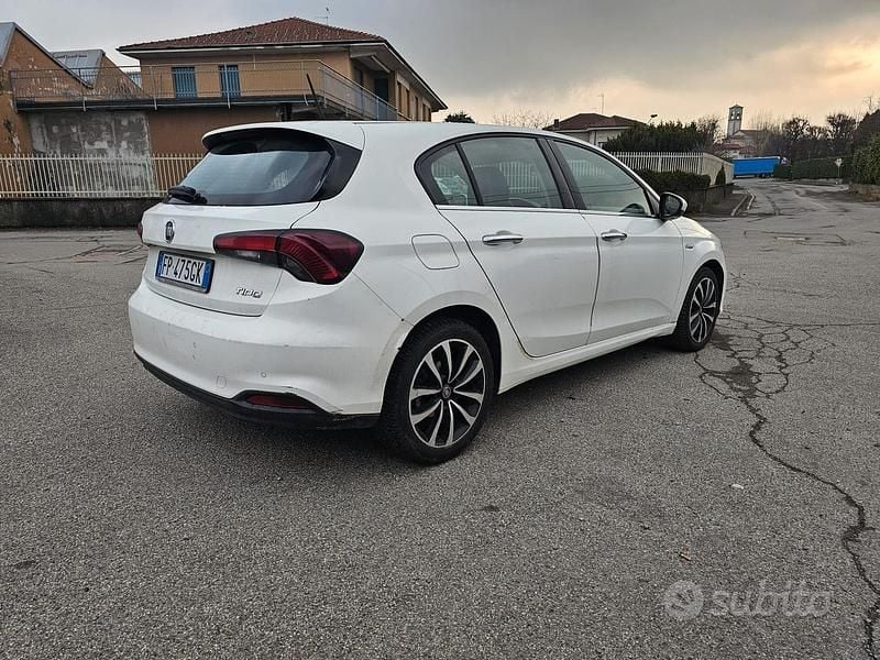 Usata Fiat Tipo 120 CV (88 kW) 2018 Bianco Berlina