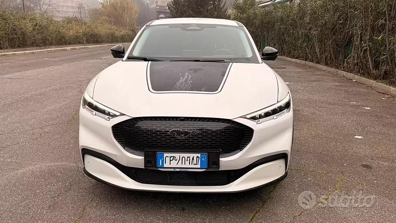 Usata Ford Mustang 268 CV (197 kW) 2023 Bianco Station wagon