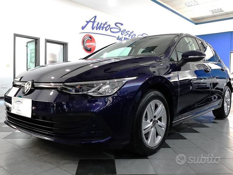 Usata VW Golf VIII Life 115 CV (84 kW) 2022 Blu Berlina