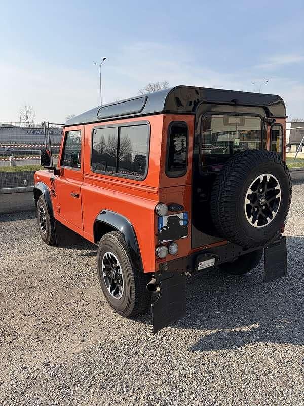 Usata Land Rover Defender S 122 CV (89 kW) 2015 Arancione SUV