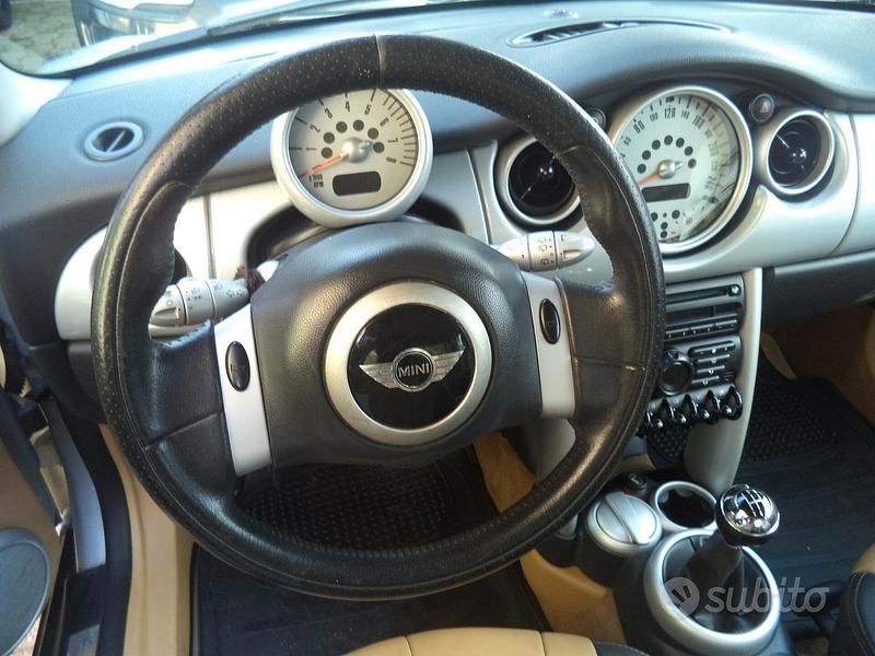 Usata Mini Cooper 115 CV (84 kW) 2004 Grigio Utilitaria