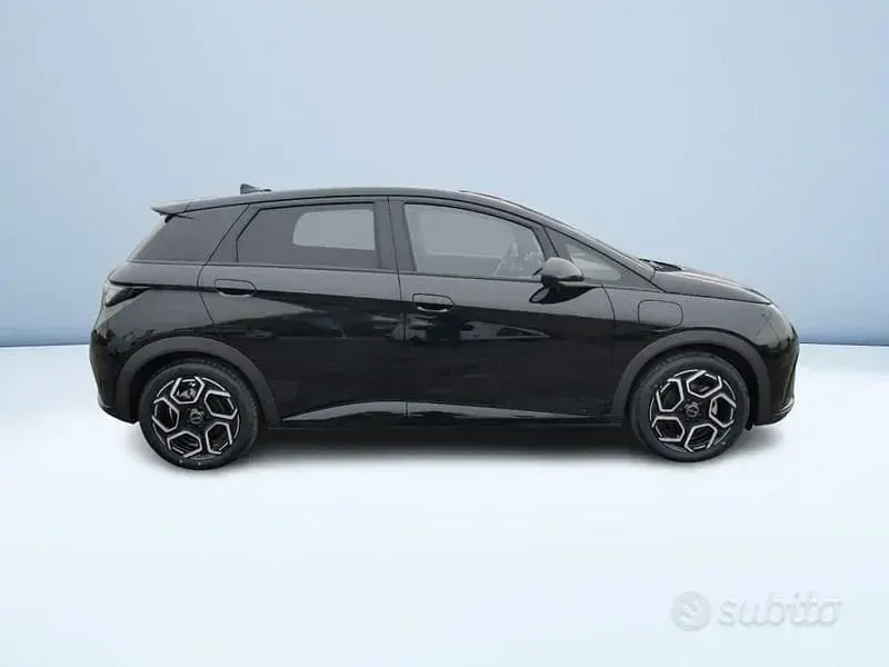 Nuova BYD Dolphin Design 2026 Nero Utilitaria