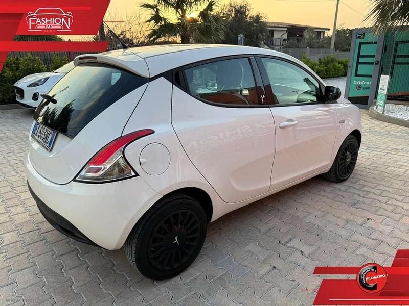 Usata Lancia Ypsilon Silver 95 CV (69 kW) 2014 Bianco Utilitaria