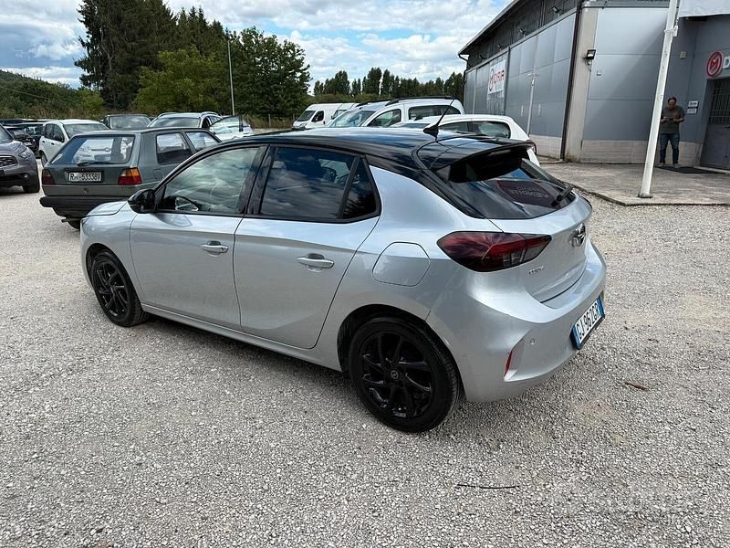 Usata Opel Corsa Design & Tech 75 CV (55 kW) 2022 Grigio Utilitaria