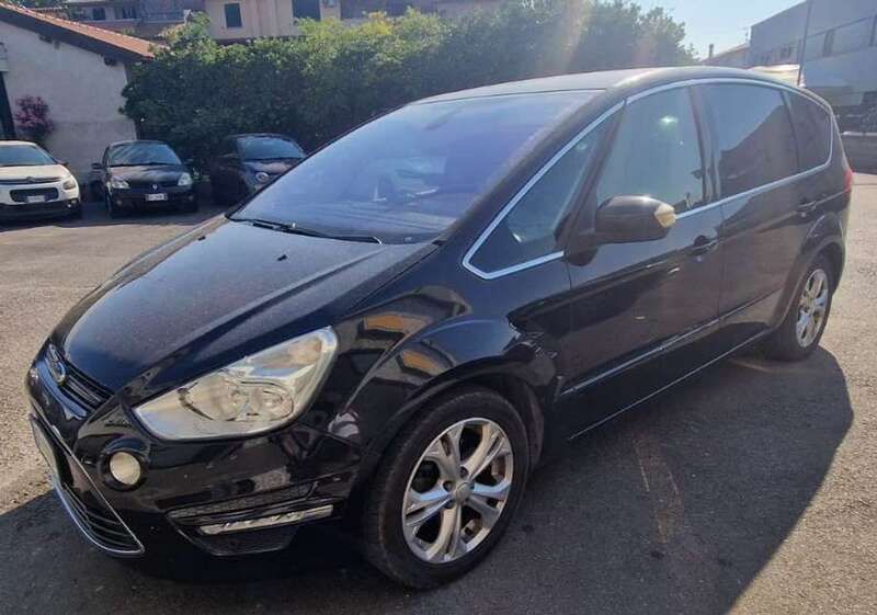 Nero Usata 2010 Ford S-MAX Titanium Monovolume | 5990 € (Buon prezzo) - Immagine 1/4
