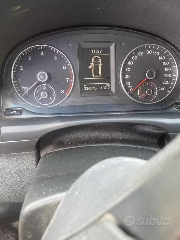 Usata VW Touran 150 CV (110 kW) 2011 Grigio Monovolume